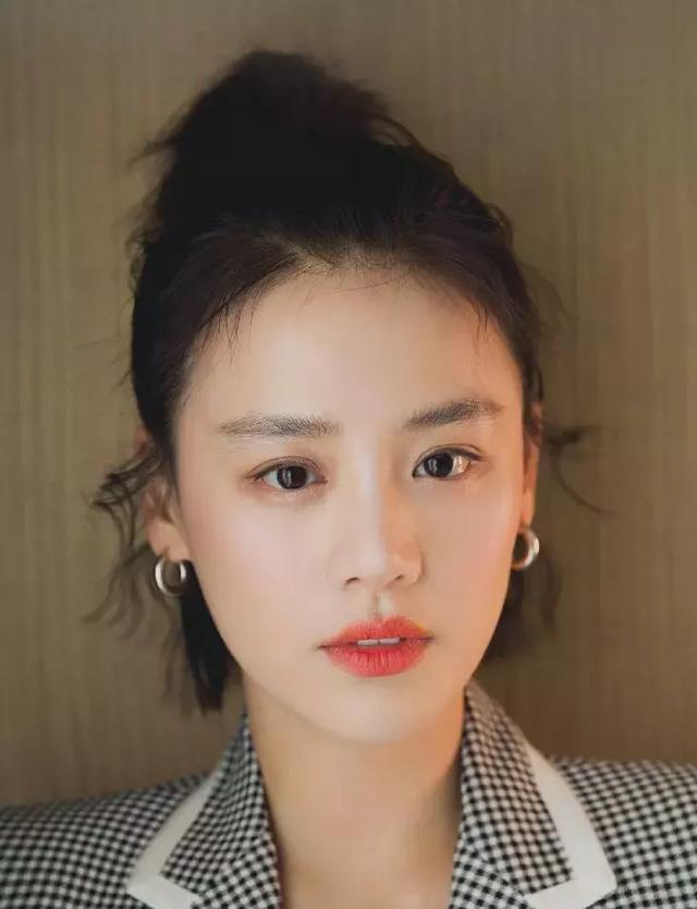 今年秋冬天流行什么发型（这九款发型简单利落又时髦）(10)