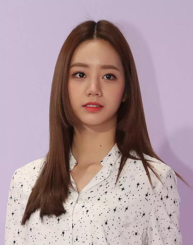 今年秋冬天流行什么发型（这九款发型简单利落又时髦）(28)