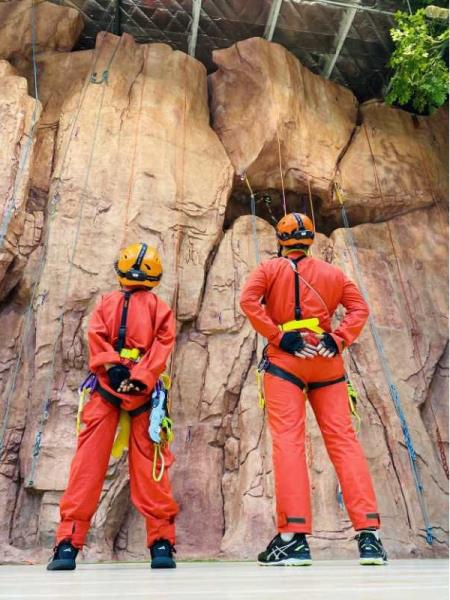 女生喜欢双指探洞吗 室内探洞、综合攀登、飞拉达(3)