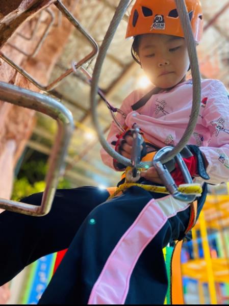 女生喜欢双指探洞吗 室内探洞、综合攀登、飞拉达(34)