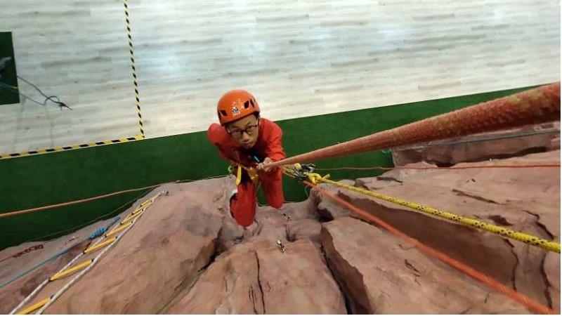 女生喜欢双指探洞吗 室内探洞、综合攀登、飞拉达(18)