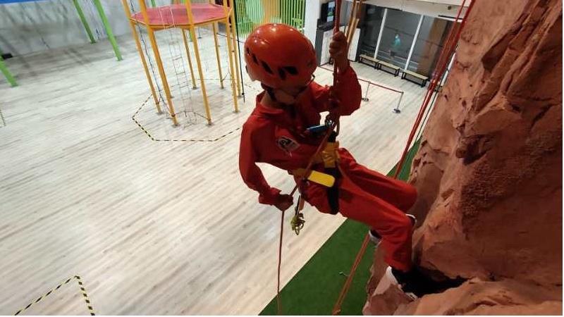 女生喜欢双指探洞吗 室内探洞、综合攀登、飞拉达(17)