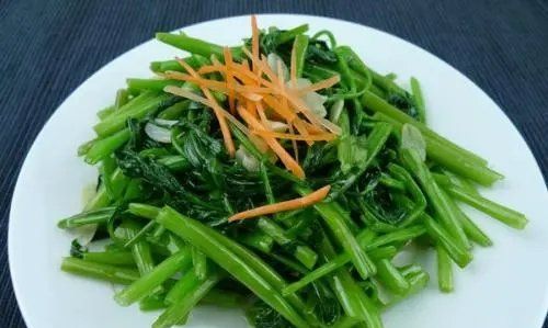 如何防止空心菜变黑,炒空心菜的时候切不切图2