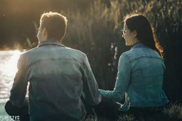 夫妻怎么相处感情更好 怎么看夫妻的感情好不好