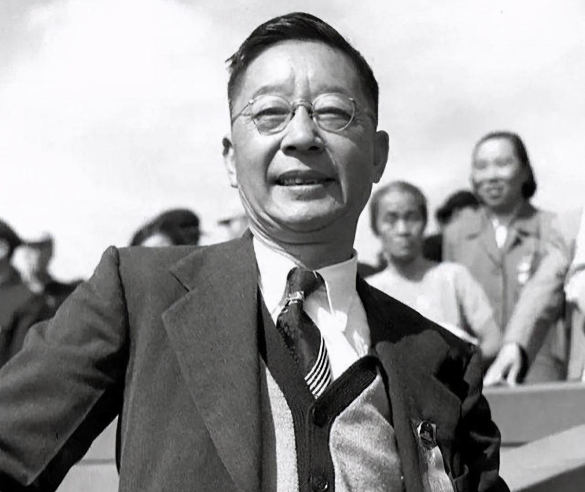 老舍为什么投湖自尽了（老舍为什么投湖）