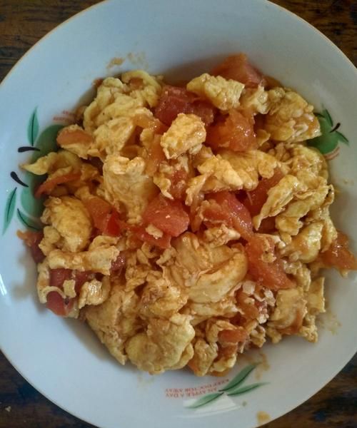 西红柿炒鸡蛋过程50字