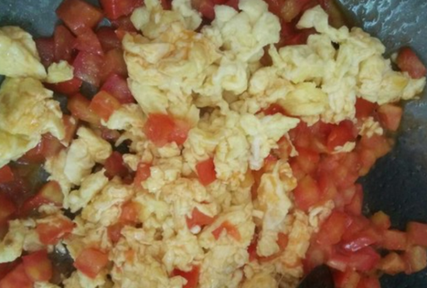 西红柿炒鸡蛋的制作步骤,西红柿炒鸡蛋过程50字图22