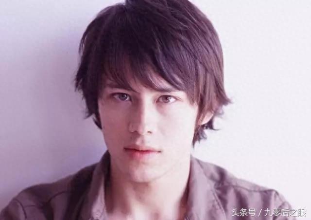 几乎人见人爱的日本混血男星，颜值爆表，一起来大饱眼福吧！