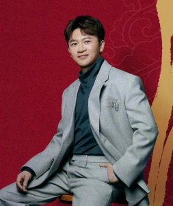 ​苏有朋：从偶像歌手到演员再到导演的演艺传奇