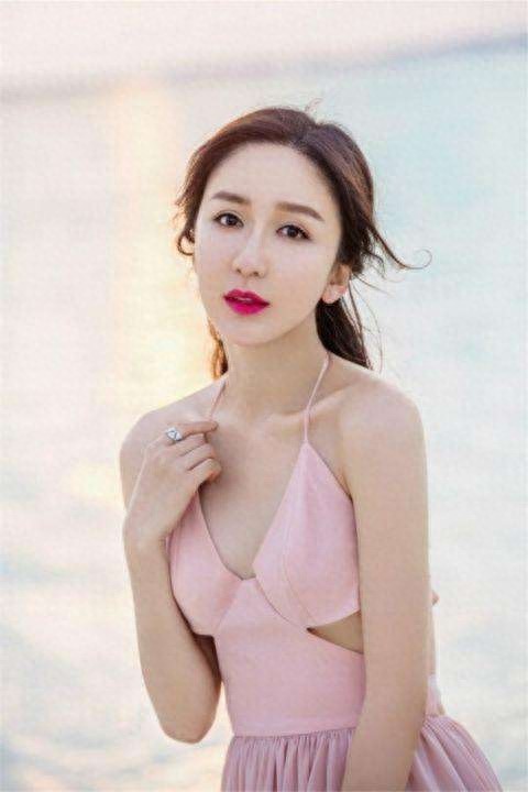 娄艺潇：辽宁省大连市美女演员、歌手