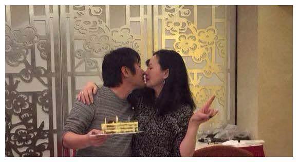 她人美演技赞，嫁给王菲初恋男友，恩爱近20年零绯闻！