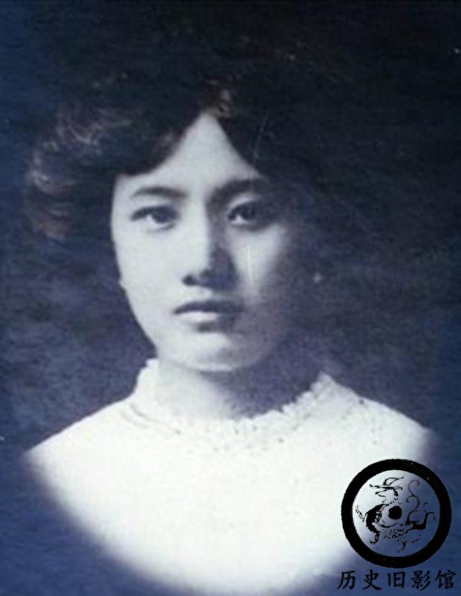 直击民国传奇女子董竹君：出身贫寒，独自打拼，杜月笙都敬她三分