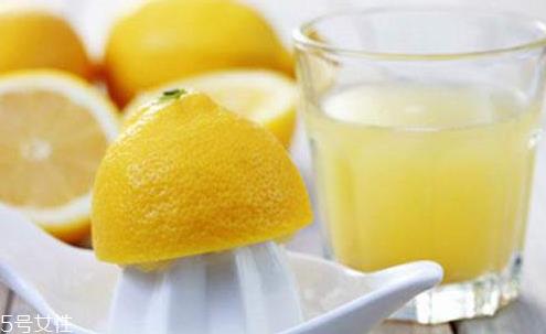 喝热柠檬水牙齿会变黄吗 热柠檬水的正确喝法
