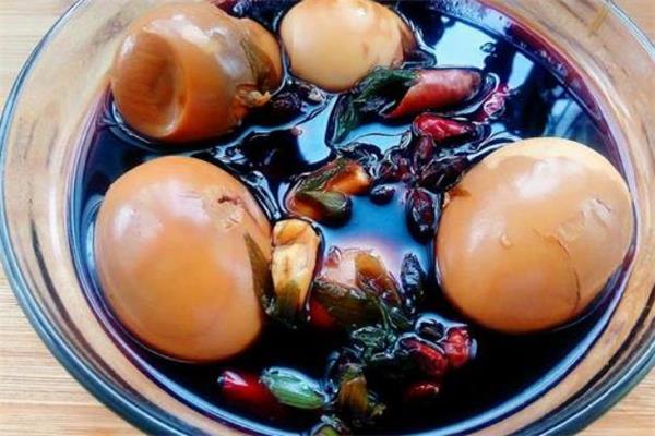 可乐卤蛋的做法 可乐卤蛋的热量高吗 可乐卤蛋的做法 可乐卤蛋的热量高吗