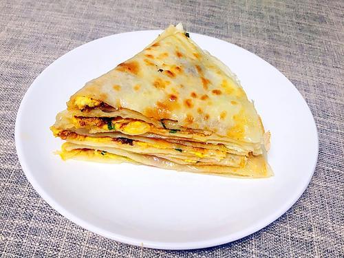 鸡蛋饼很硬是怎么回事 鸡蛋饼放油和不放油的区别 鸡蛋饼很硬是怎么回事 鸡蛋饼放油和不放油的区别