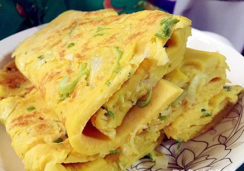 鸡蛋饼很硬是怎么回事 鸡蛋饼放油和不放油的区别 鸡蛋饼很硬是怎么回事 鸡蛋饼放油和不放油的区别