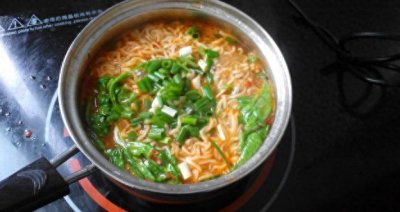 ​煮方便面的时候 放鸡蛋 有哪些讲究呢？