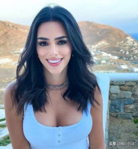 ​性感火辣依旧，内马尔女友布鲁娜产后一如少女，恢复神奇