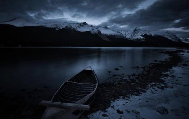 宋诗里一首非常经典的诗作，寻常一样窗前月，才有梅花便不同！