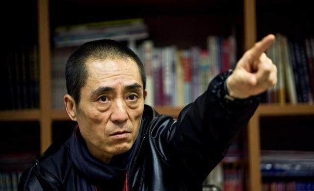 国内小鲜肉越来越爱耍大牌，成龙张艺谋的面子都镇不住！！