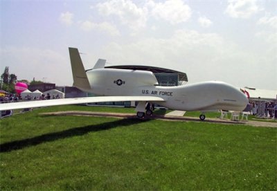 ​世界上最先进的无人侦察机——“全球鹰”RQ-4A无人机