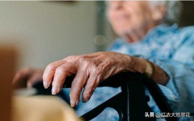 ​116 岁去世的世界最长寿女性的健康秘诀-香蕉和可尔必思