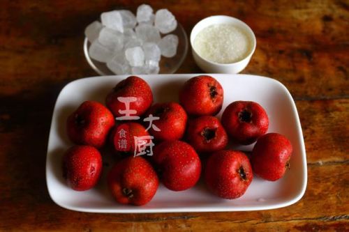 糖水山楂罐头的做法(山楂罐头的做法大全)-第1张图片-
