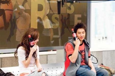 ​嗨爆神曲！《快乐崇拜》经典欢快的旋律让人情不自禁跟着跳动起来