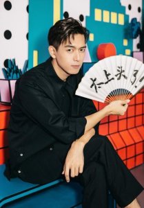 ​记者问李现：会对杨紫动心？他下意识的回答笑喷大家，偷补课了？