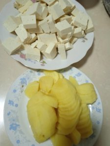 ​土豆炖豆腐，冬天炖一锅全家都爱吃