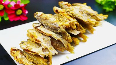 ​又焦又香的魅力美食：干炸鲫鱼