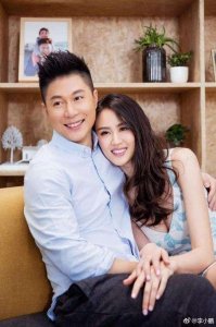 ​李安琪：上节目全程说英文让老公翻译，吴京怒怼：不要跟我讲英文