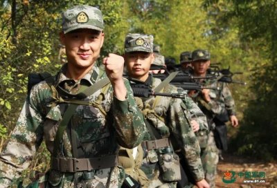 ​现代军装为什么以绿色为基调？