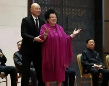 ​揭秘女首富陈丽华年轻时光照片！唐僧＂下嫁＂背后的真相让人惊叹！