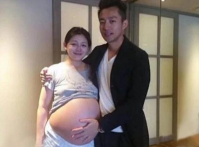 ​女星罕见孕肚照：大S胖到认不出，杨颖少女感十足，她成最美孕妈