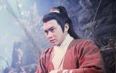 ​乔峰和郭靖谁的武功更强？看一下这几项对比就知道孰强孰弱了！