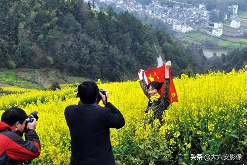 石潭古村油菜花开如仙境，摄影人眼中的春天，是一首诗一幅画