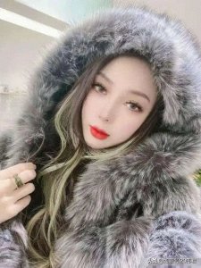 ​郭美美发微博自称辣妹          网友说你外貌心灵都美