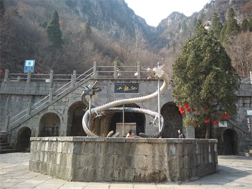 浮戏山雪花洞风景区:峰险泉碧、幽静深邃、寨古洞奇,中原第一