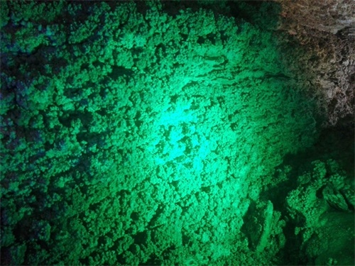 浮戏山雪花洞风景区:峰险泉碧、幽静深邃、寨古洞奇,中原第一