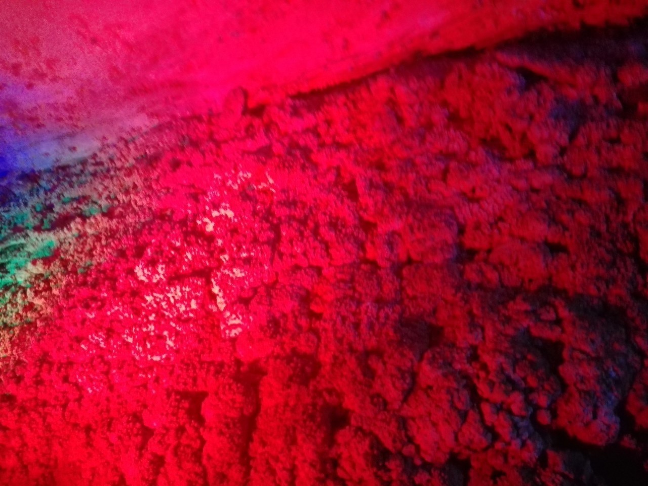 浮戏山雪花洞风景区:峰险泉碧、幽静深邃、寨古洞奇,中原第一