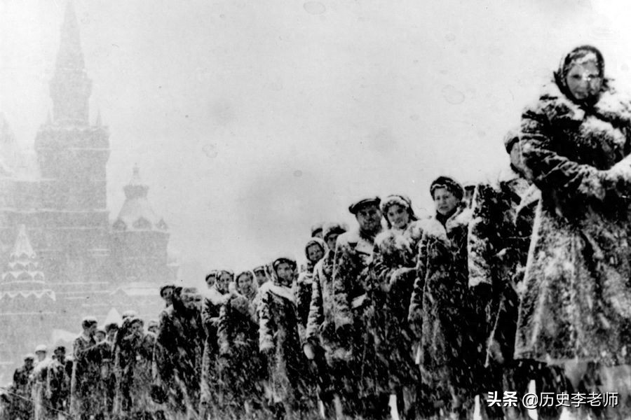 列宁葬礼老照片：孙中山为他降半旗三日，图9遗体目前仅剩下10%