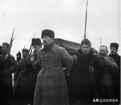 列宁葬礼老照片：孙中山为他降半旗三日，图9遗体目前仅剩下10%