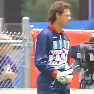 ​世界杯历届金手套奖，2002年卡恩，2006年布冯，2014年诺伊尔