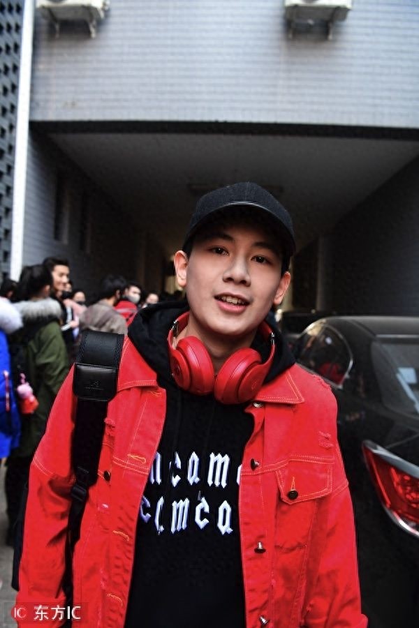 李兰迪胡先煦现身北电参加初试，昔日童星褪去稚气长成女神男神