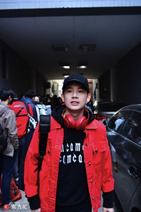 李兰迪胡先煦现身北电参加初试，昔日童星褪去稚气长成女神男神