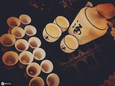 ​小论“酌酒”：无论独酌、浅酌还是雅酌，其掌故颇值得玩味