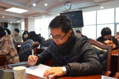 ​年轻人，可以从事三类能升值的工作，工作时间越长，越能获得高薪