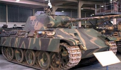 ​‘四号坦克’连T-34都打不过，为何还成了德军的主力坦克？