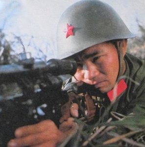 ​中越边境最强狙击手，比狙神张桃芳还厉害，越军丧胆：他是死神